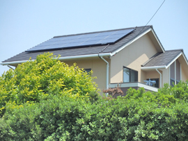 ソーラーパネルの家